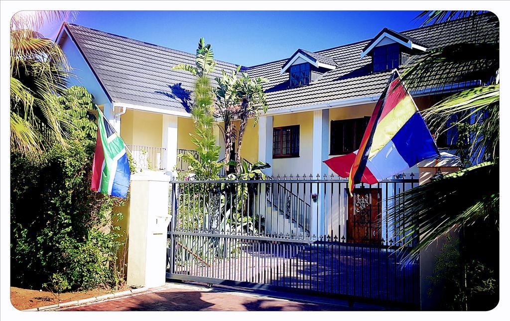 Golf And Garden Guesthouse Сомерсет-Уэст Экстерьер фото